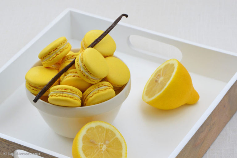 Zitronen Macarons mit Vanille »Macarons au citron vanille« - La ...